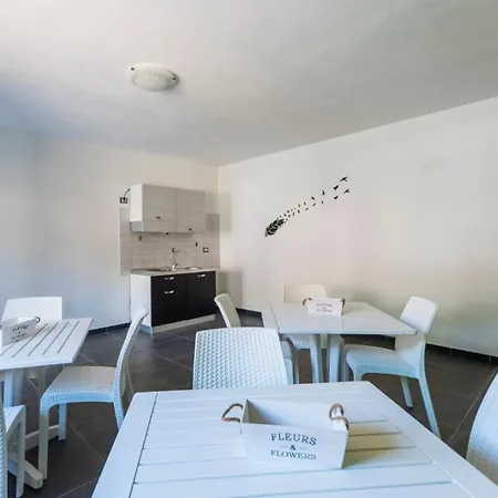 White Lion Surf & Mine Gasthuis Buggerru